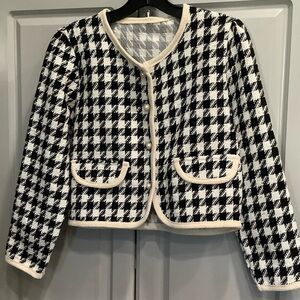 Chic Black & White Tweed Houndstooth Blazer w/ Pearl Buttons, Faux Pockets Sz S